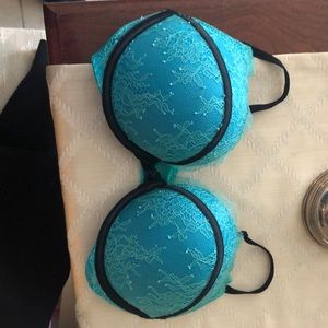 Blue VS bra